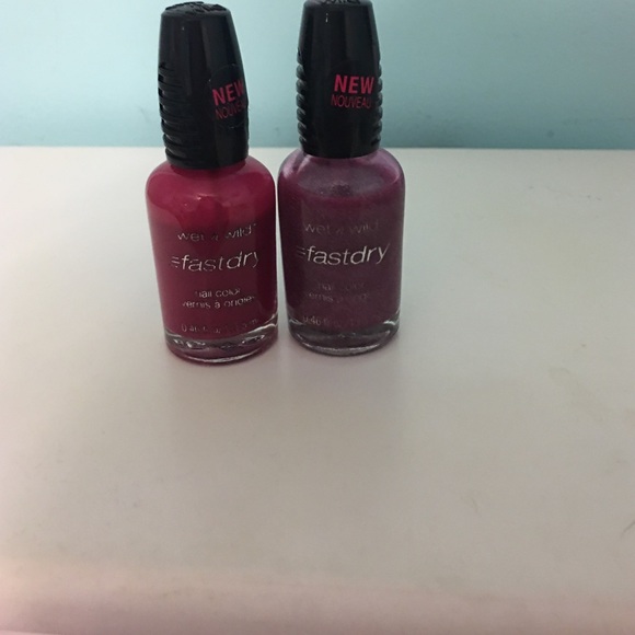 Wet n' Wild fast dry nail polish