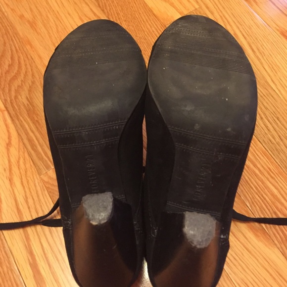 Forever 21 Black Heeled Booties - Picture 3 of 3