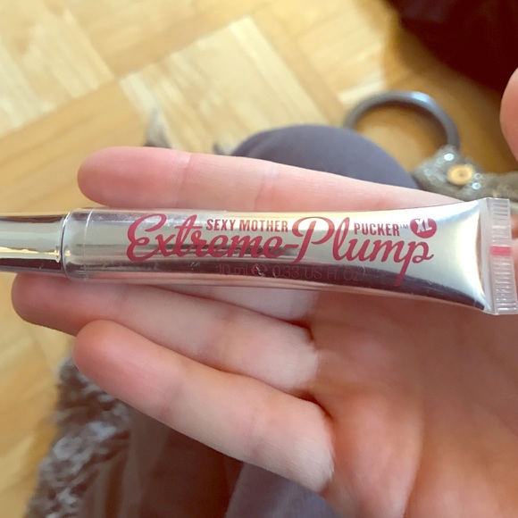 Sexy mother pucker Extreme plump lipgloss