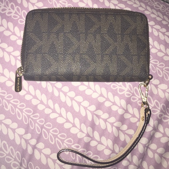 Michael Kors Wallet - Picture 3 of 3