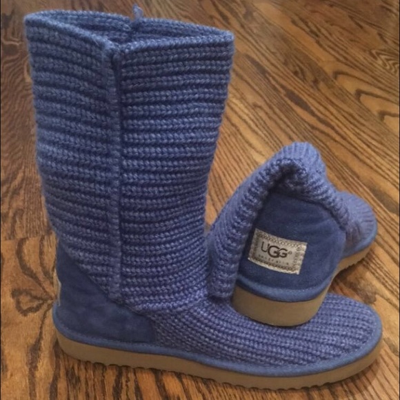 Classic UGG crotchet short blue boots! NEVER WORN!