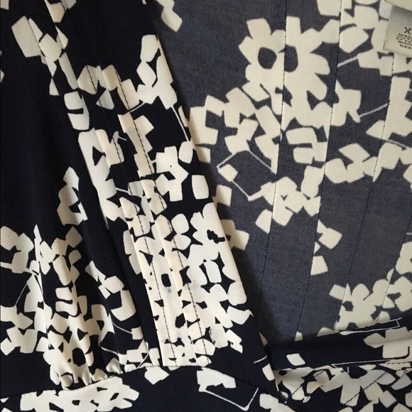 Navy dress with white floral print - Picture 3 of 4