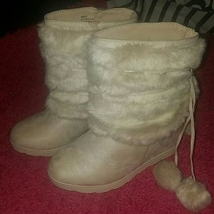 Brand new Cream colored fuzzy bootie