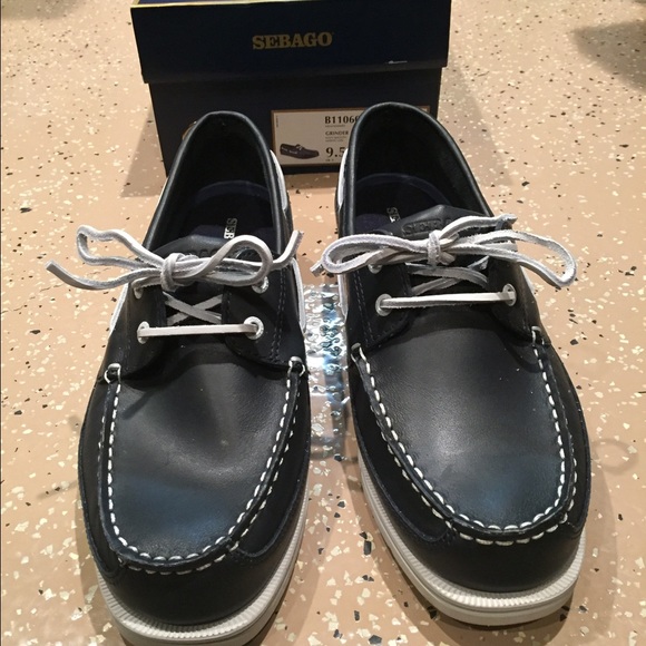 BRAND NEW Sebago Navy Blue Leather Boat Shoes - Picture 2 of 4