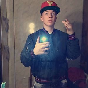 Meet your Posher, Devin