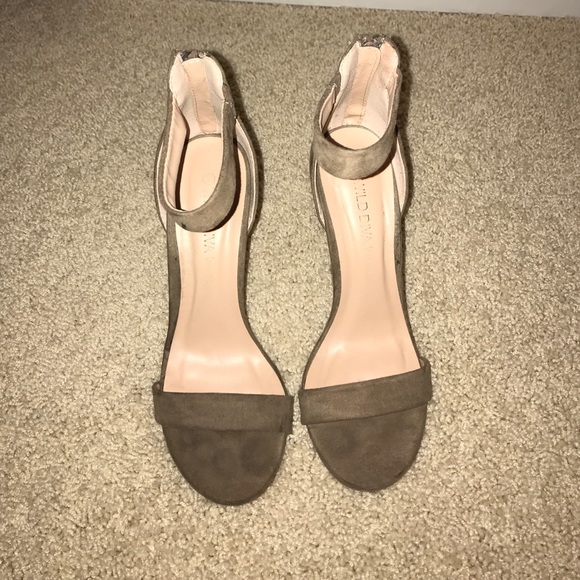 While Dive Lounge Ankle Strap Heels