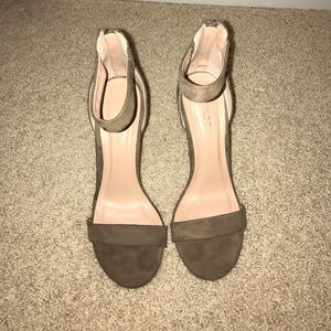 While Dive Lounge Ankle Strap Heels