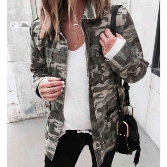 QUINN Jackets & Blazers - Women's Camouflage drawstring jacket size small