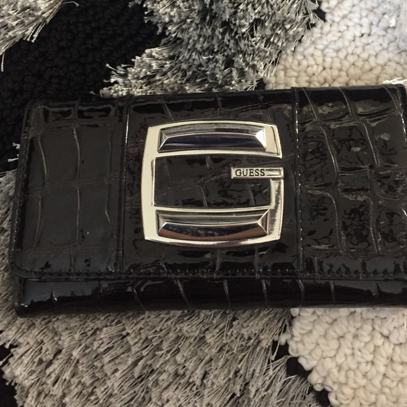 Brand new never used guess wallet