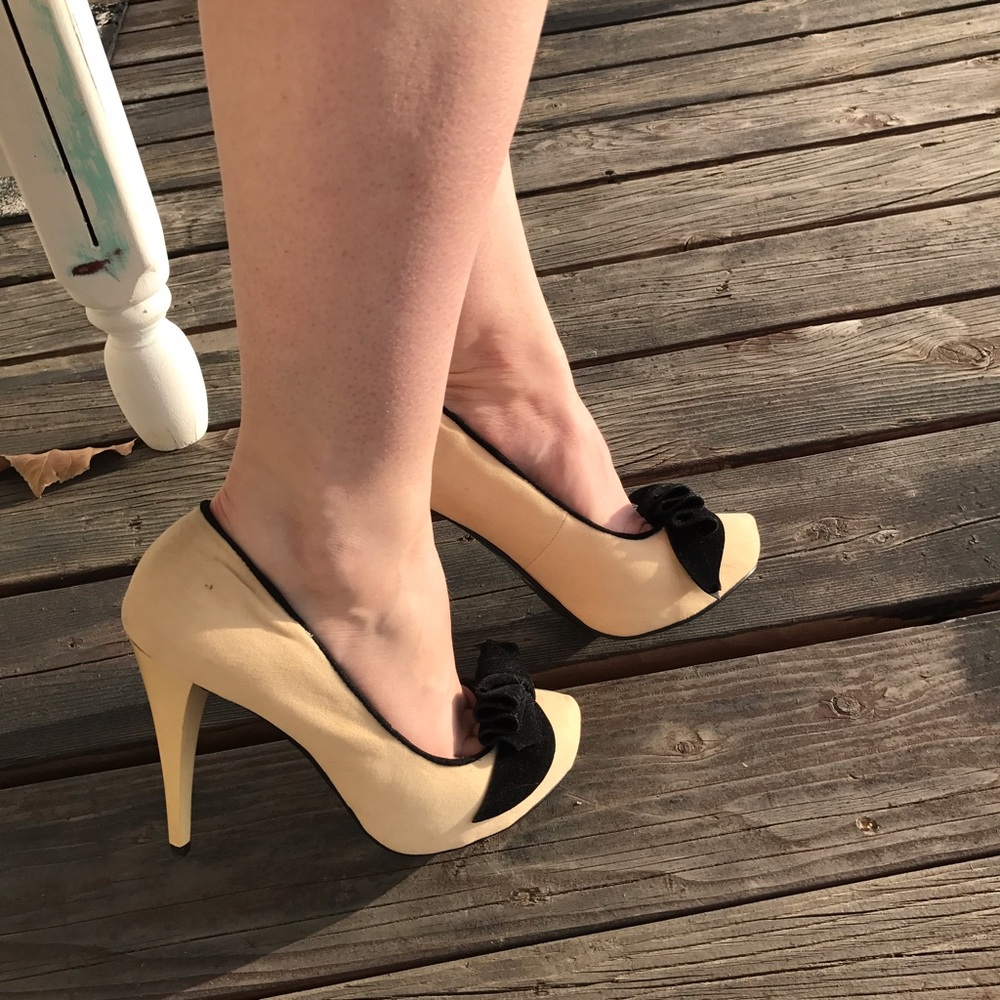 Cream and Tan Bow Heels