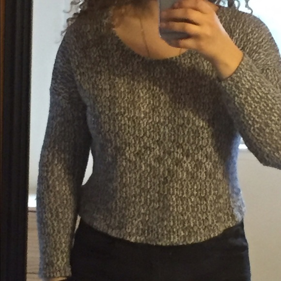 Cropped Sweater - Picture 2 of 4