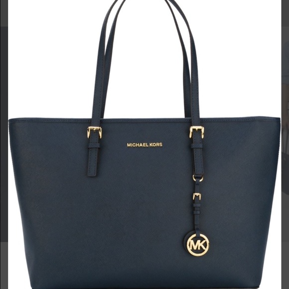 Michael kors Tote. Make offer:Price negotiable.