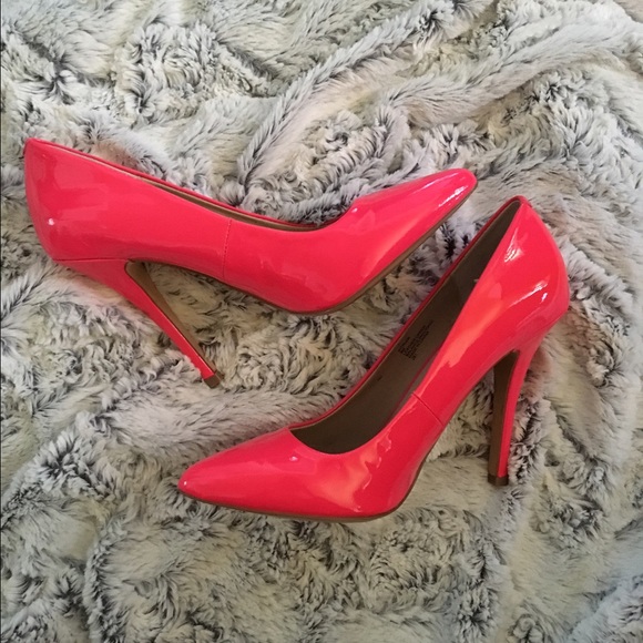 Hot pink patent leather Steve Madden Barbie heels