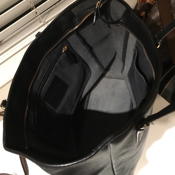 Coach purse - Picture 3 of 4