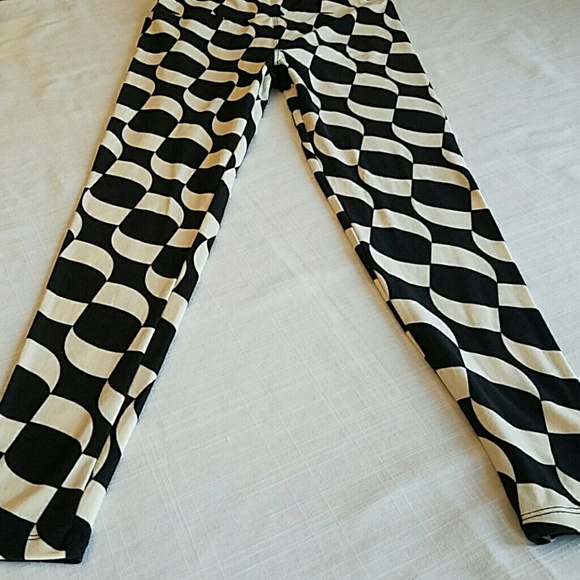 LuLaRoe unicorn link leggings - Picture 3 of 4