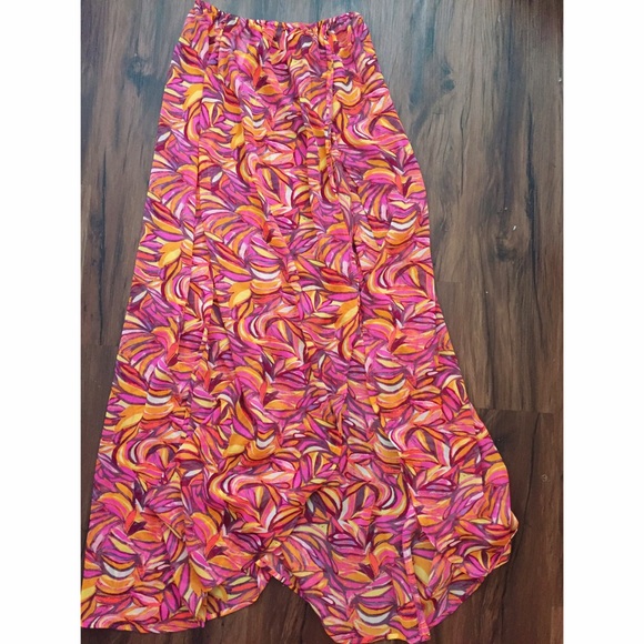 HM beach skirt with thigh high slit XS