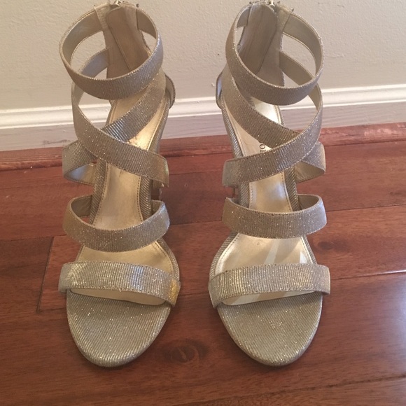 Sparkle Strappy Heels 👠