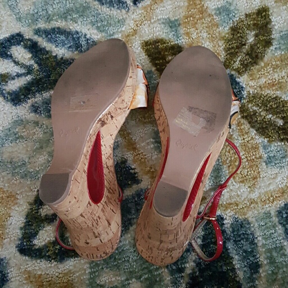 Shoes - Picture 3 of 4