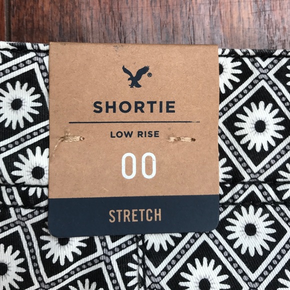 American Eagle Flower Shorts - Picture 3 of 4