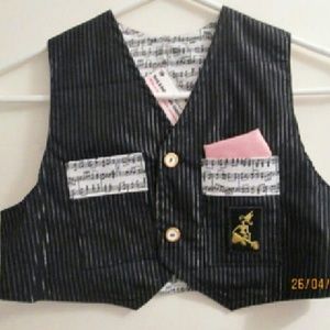 SKR- MUSIC THEMED VESTS - SZ 2 - MUSIC NOTES