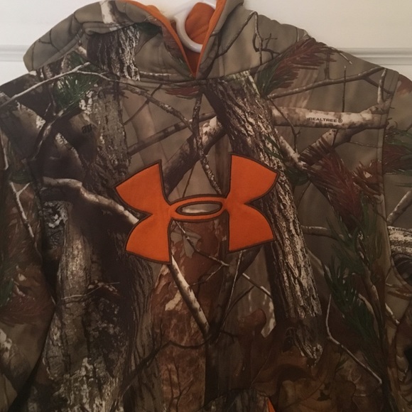 Youth xlarge Under Armour hoodie