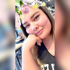 Meet your Posher, Andrea