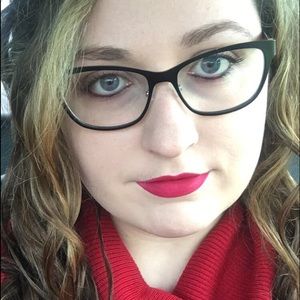 Meet your Posher, Elizabeth