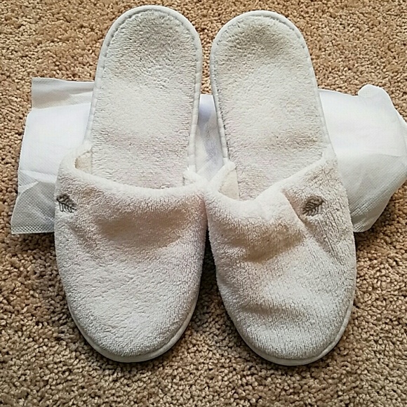 Four Seasons Hotel slippers size medium and large