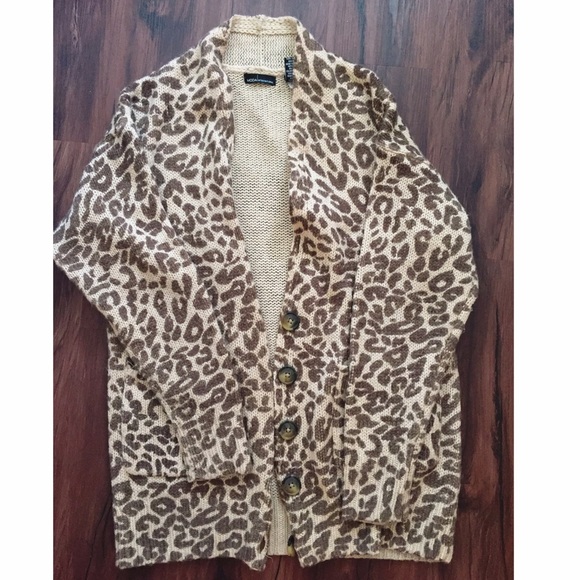 VS oversized leopard sweater