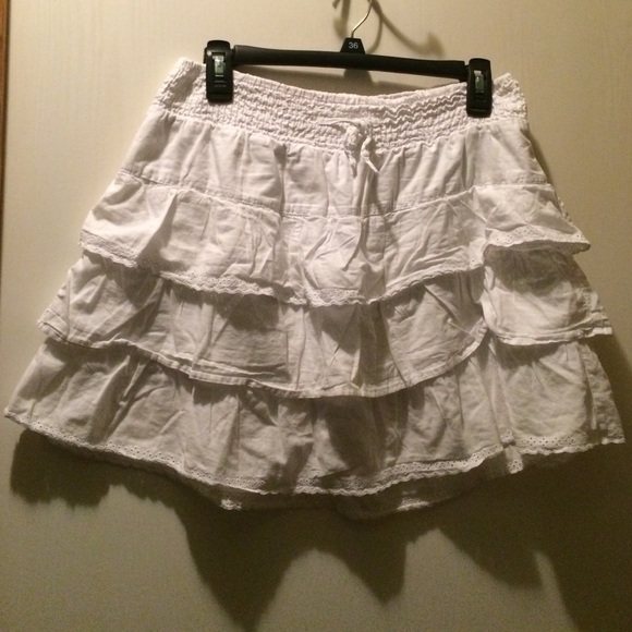 Girls plus skort