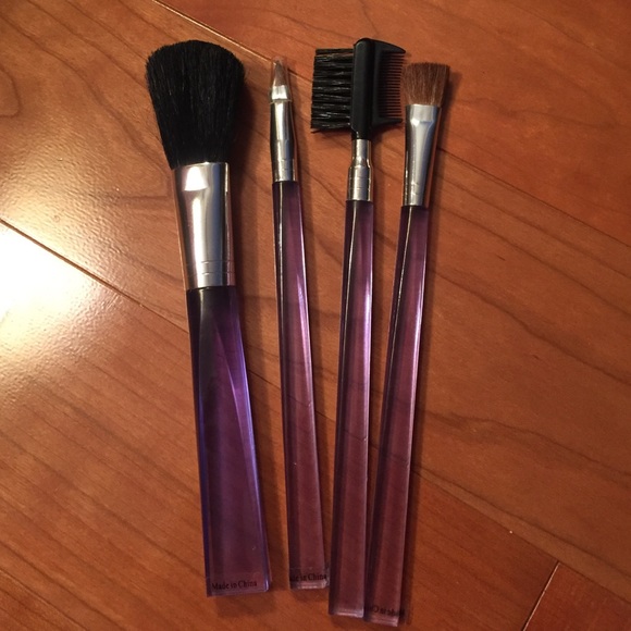 Makeup brushes