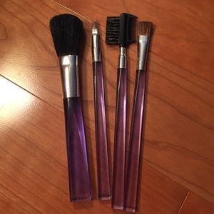 Makeup brushes