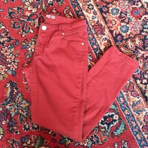 🌟 Red skinny jeans 🌟