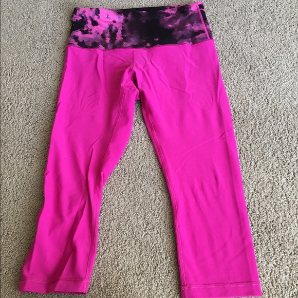 Lululemon wonder under crop