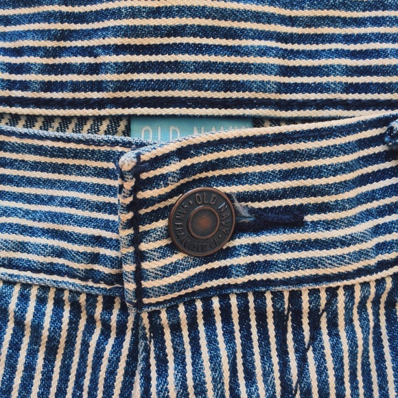 HIGHWAISTED SHORTS 😍 - Picture 3 of 4