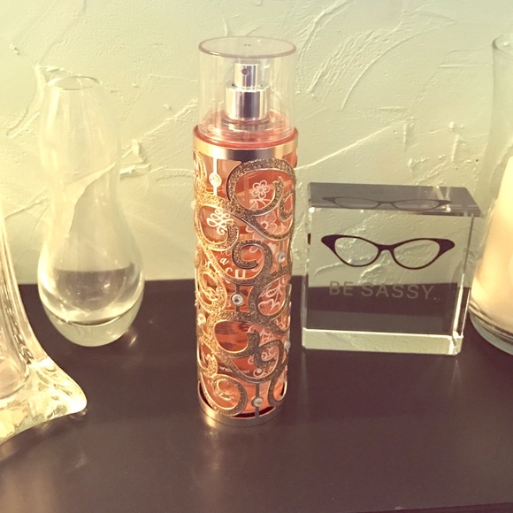 Bath and body work Pretty as a 🍑 Peach body mist