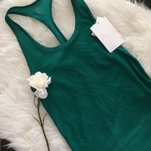 NWT GAP GYM SHIRT TANK TOP