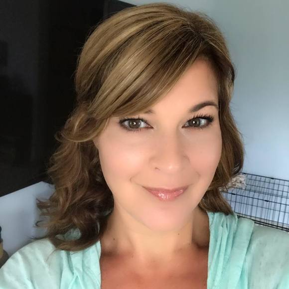 Meet your Posher, Laurie