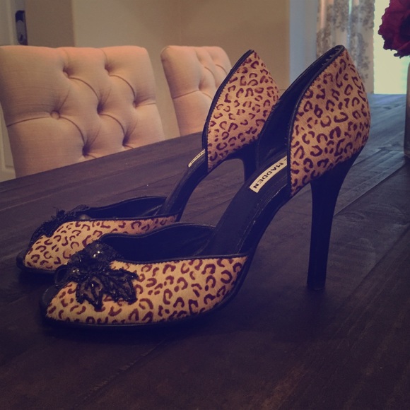 Steve Madden size 7.5 vintage style peep toe heels