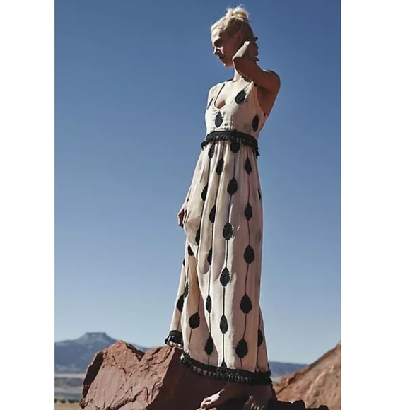 Anthropologie Embroidered Medallion Maxi Dress Sz 0 Retail $268 NWT - Picture 3 of 8