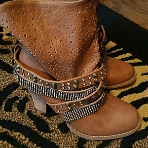 Boots brand new never worn