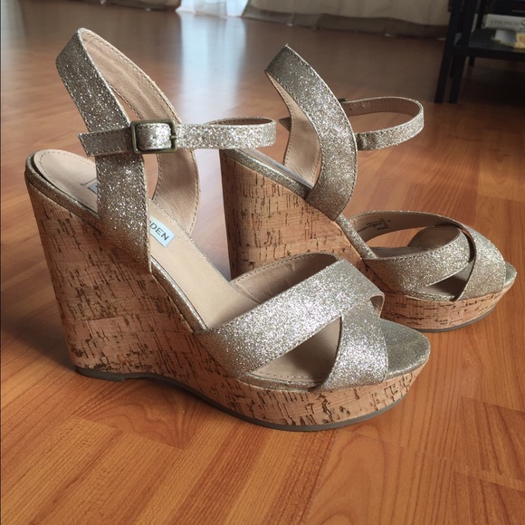 Gold glitter Steve Madden wedges, size 8