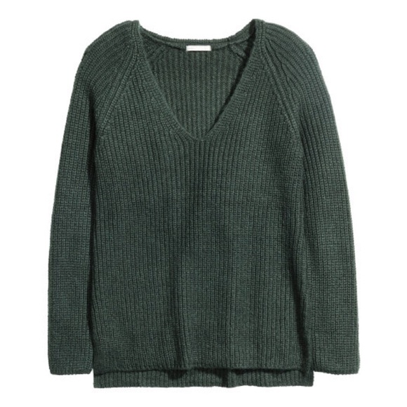 H&M Dark Green Slouchy V-Neck Sweater Size M