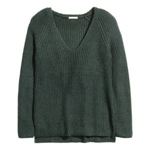 H&M Dark Green Slouchy V-Neck Sweater Size M