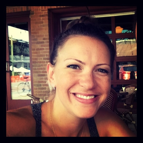 Meet your Posher, Vicki 🙂 - Picture 4 of 4