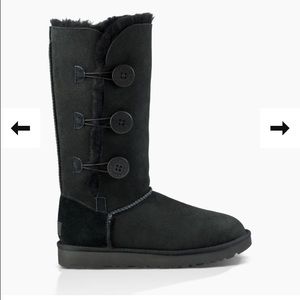SALE!!! 🎉UGG- Bailey Button Triplet (Black)