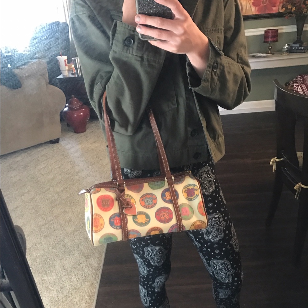 Vintage Dooney & Bourke Barrel style bag