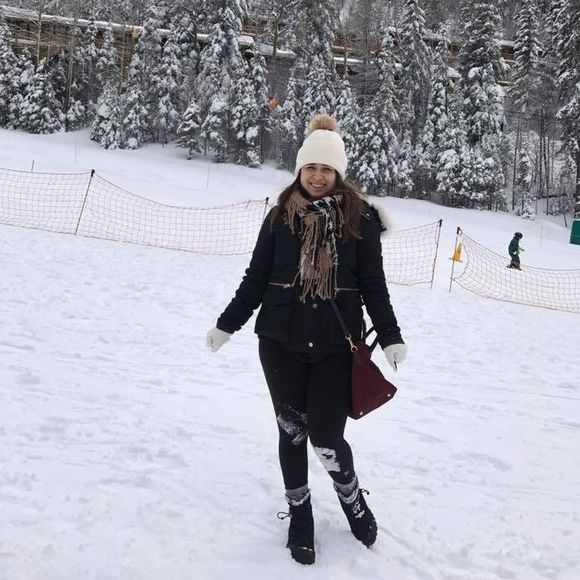 Meet your Posher, Abigail