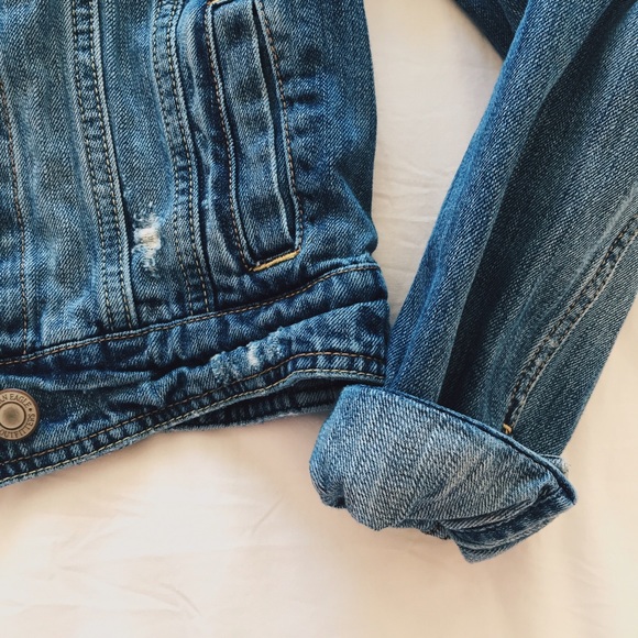 AMERICAN EAGLE JEAN JACKET ✨ - Picture 3 of 4