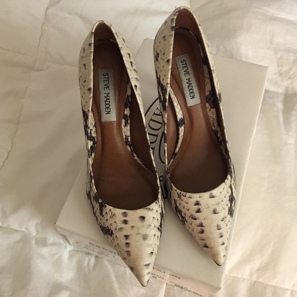 Snake skin Steve Madden heels